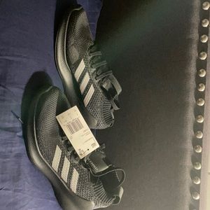 Adidas kids size 4 1/2 pure bounce